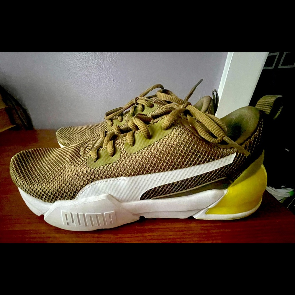 Puma sneakers  size 8.5 in olive be and yellow